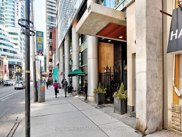 1907 - 375 King St W