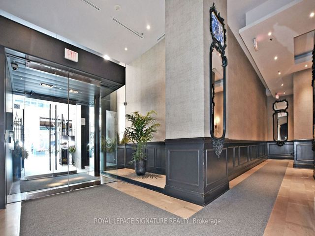 1907 - 375 King St W