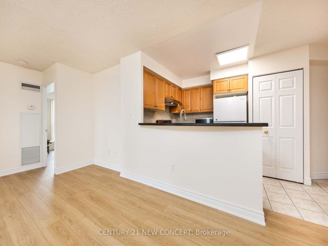 1703 - 7 Lorraine Dr