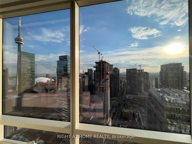 4102 - 180 University Ave