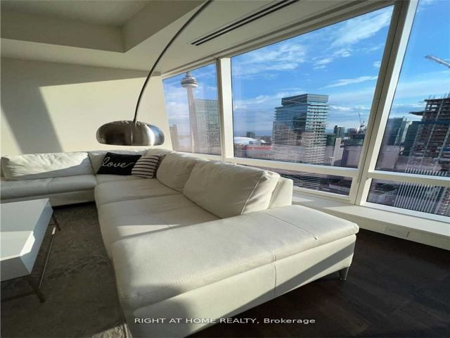 4102 - 180 University Ave