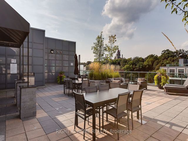 314 - 380 Macpherson Ave