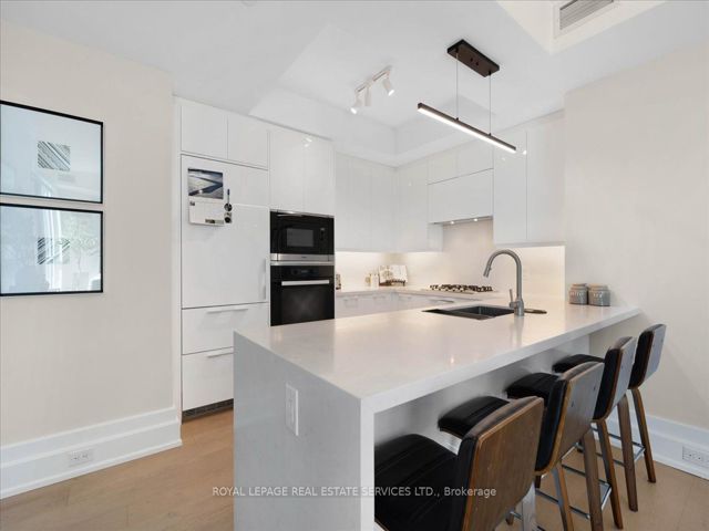 701 - 3 Southvale Dr