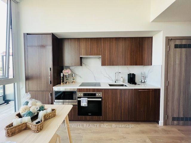 PH5103 - 38 Widmer St