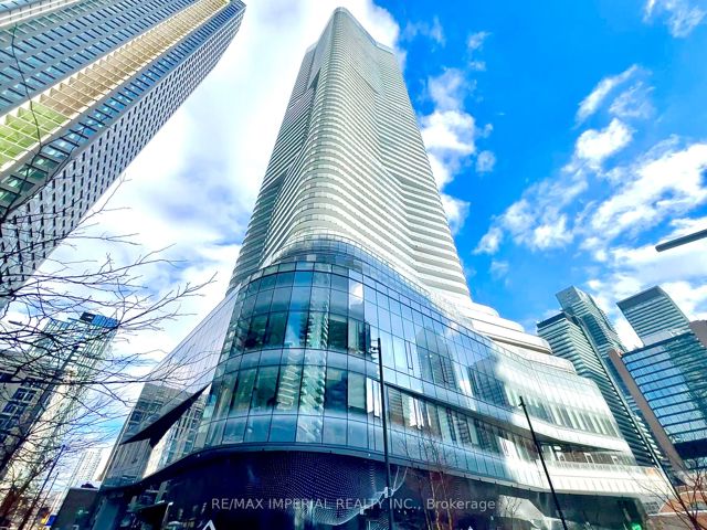 2202 - 11 Wellesley St W