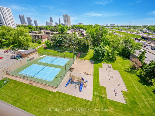 901 - 5 Parkway Forest Dr