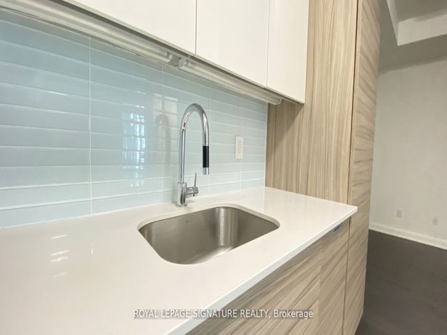 1114 - 210 Simcoe St