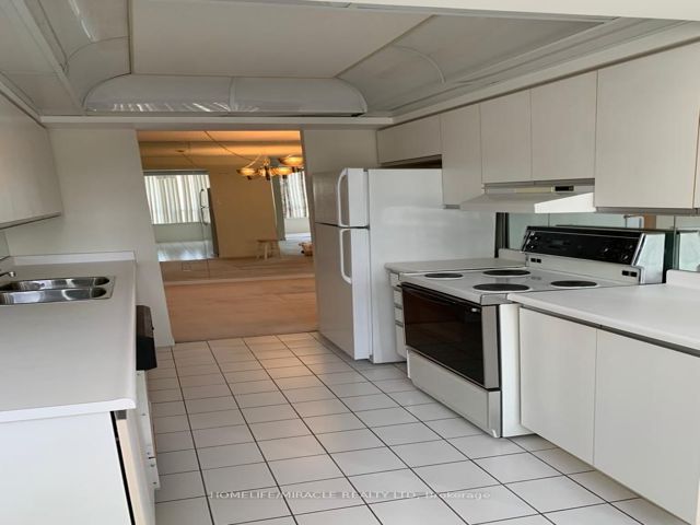 410 - 1121 Steeles Ave W