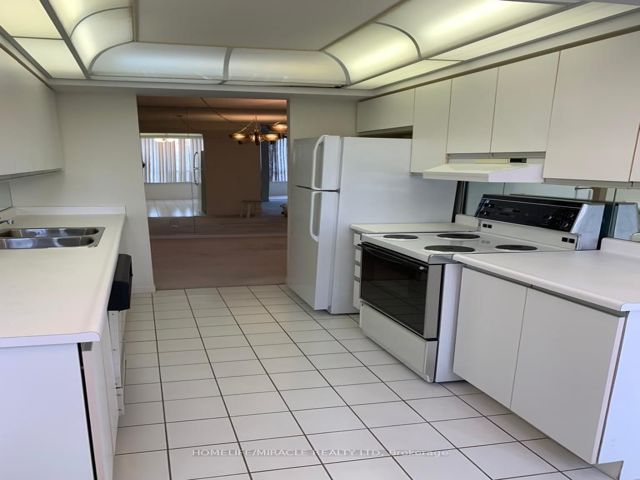 410 - 1121 Steeles Ave W