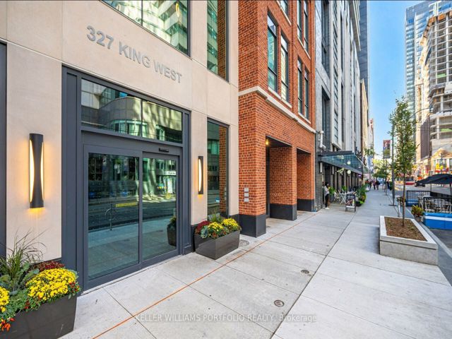 601 - 327 King St W