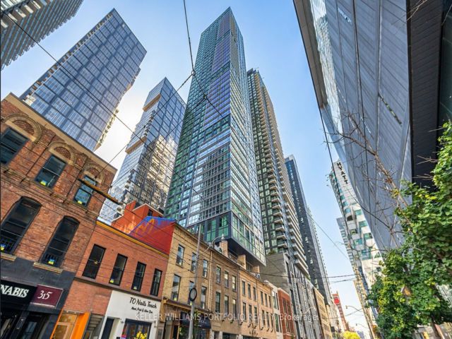 601 - 327 King St W