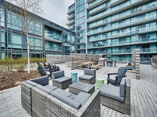 4 - 455 Front St E