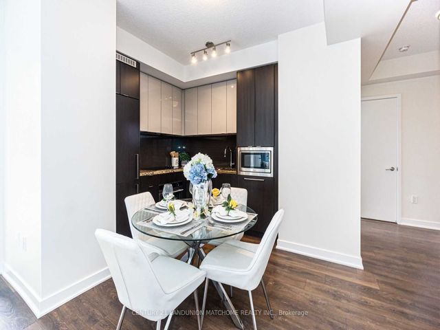 1611 - 125 Blue Jays Way