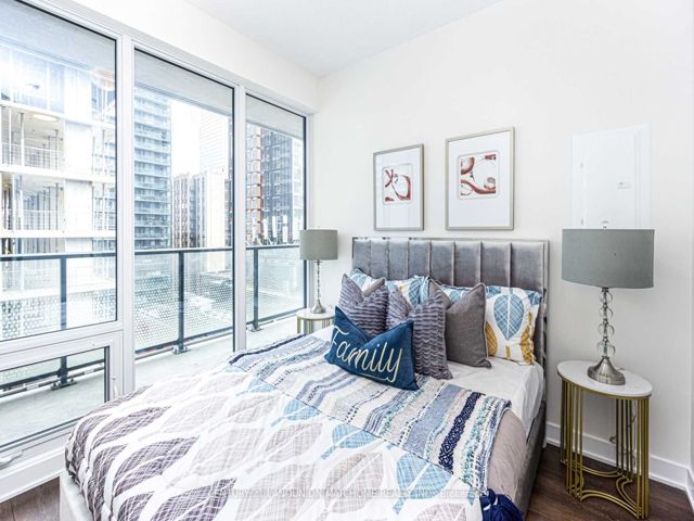 1611 - 125 Blue Jays Way