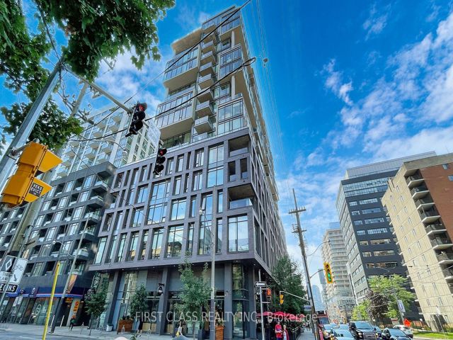 912 - 111 Bathurst St