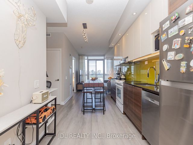 2302 - 121 Mcmahon Dr
