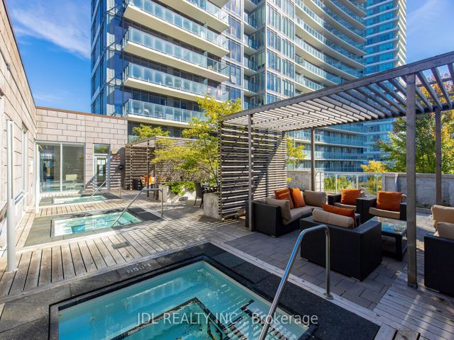 2302 - 121 Mcmahon Dr