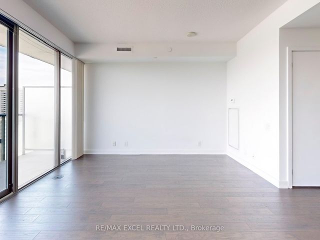 2005 - 1815 Yonge St