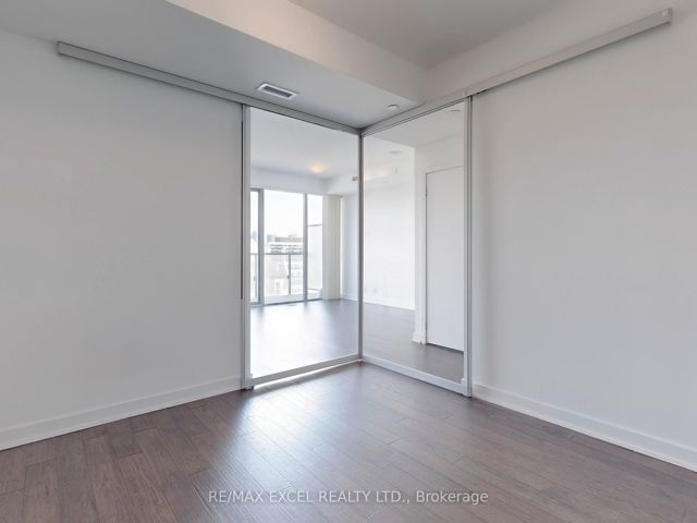 2005 - 1815 Yonge St
