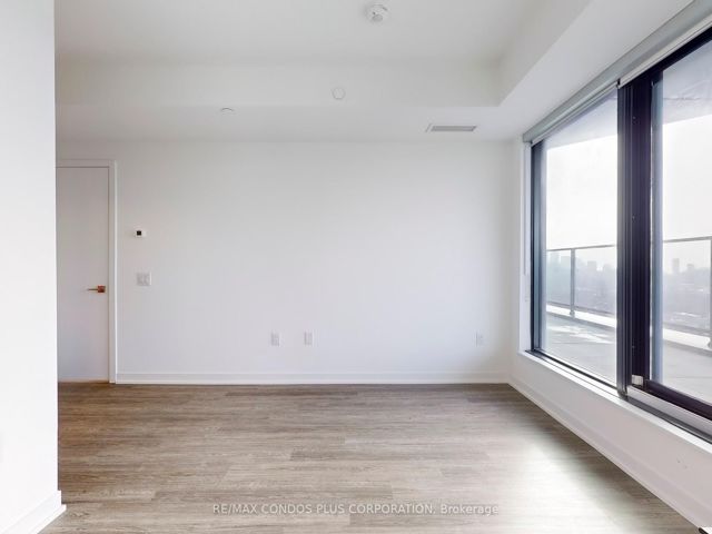 1809 - 195 McCaul St