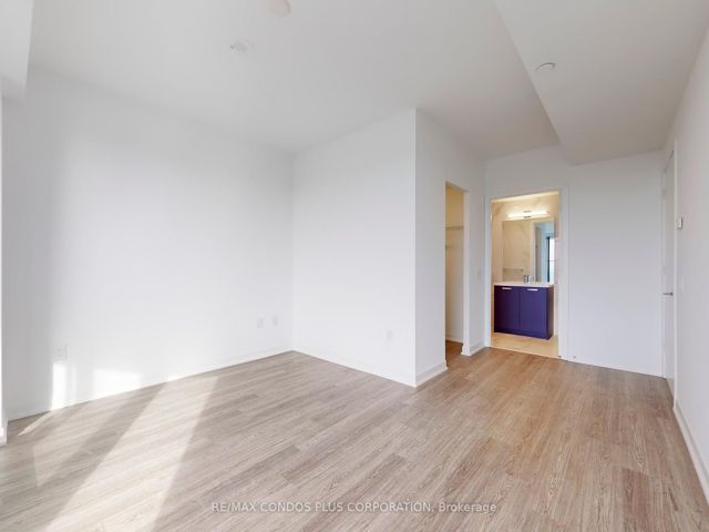 1809 - 195 McCaul St