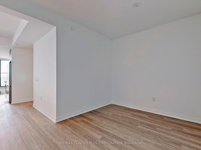 1809 - 195 McCaul St