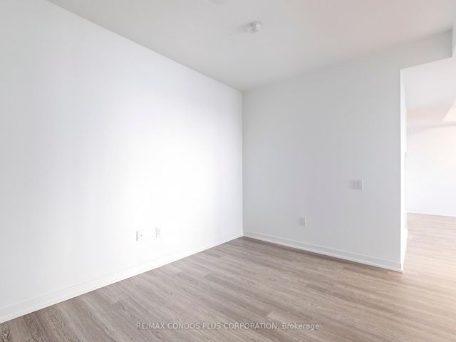 1809 - 195 McCaul St