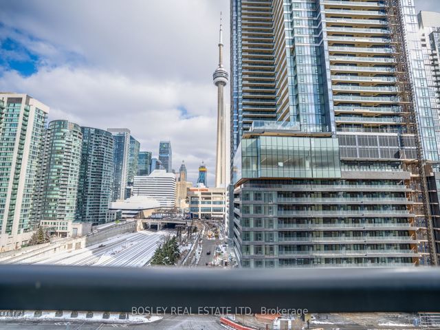 905 - 4K Spadina Ave