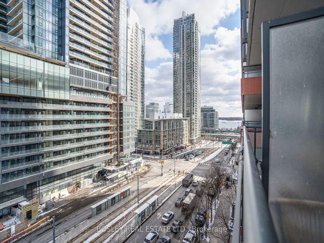 905 - 4K Spadina Ave