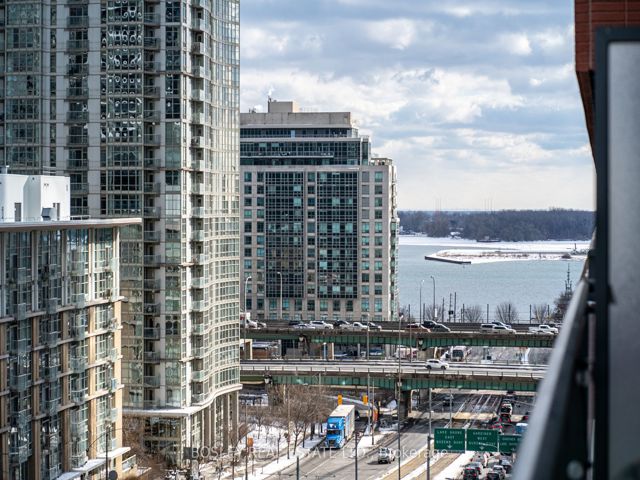 905 - 4K Spadina Ave