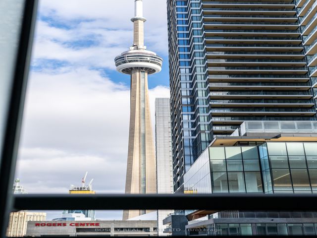 905 - 4K Spadina Ave