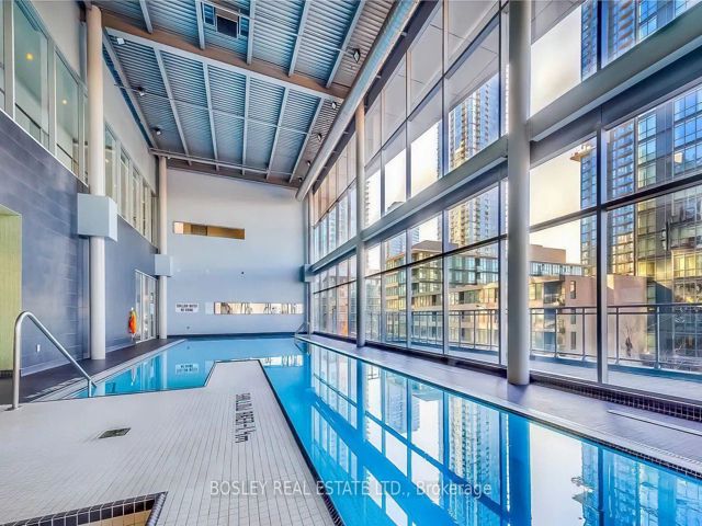 905 - 4K Spadina Ave
