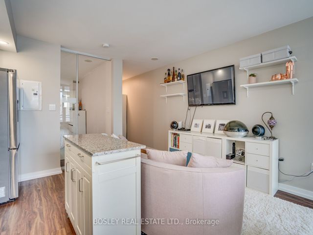 905 - 4K Spadina Ave