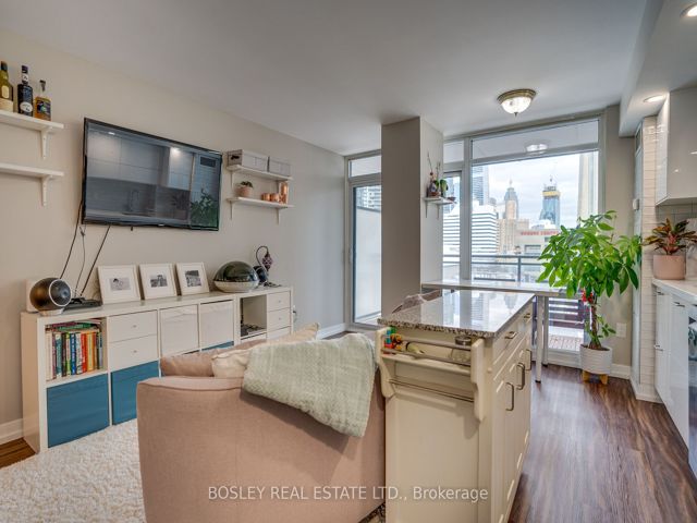 905 - 4K Spadina Ave