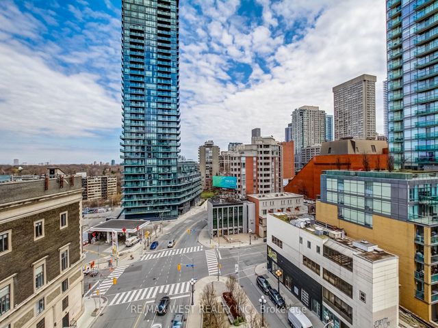 902 - 8 Scollard St