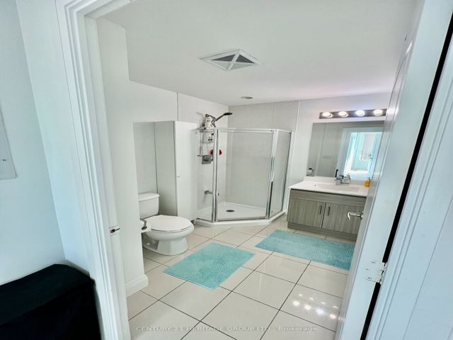 1802 - 68 Canterbury Pl