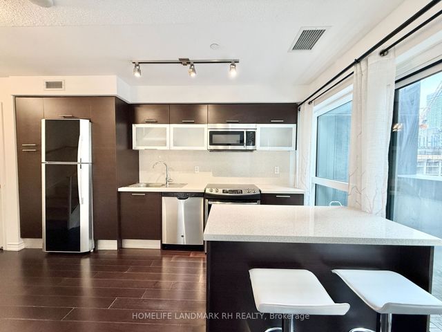 512 - 386 Yonge St