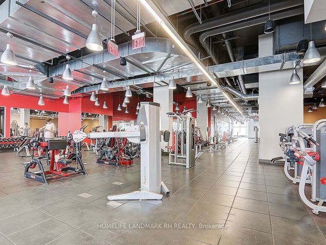 512 - 386 Yonge St