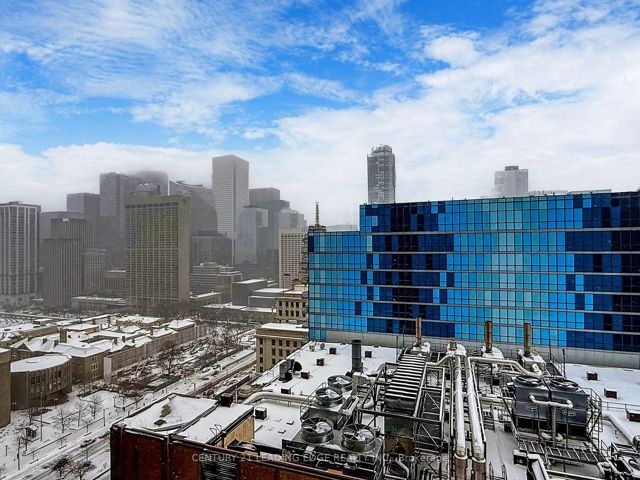 2217 - 230 Simcoe St