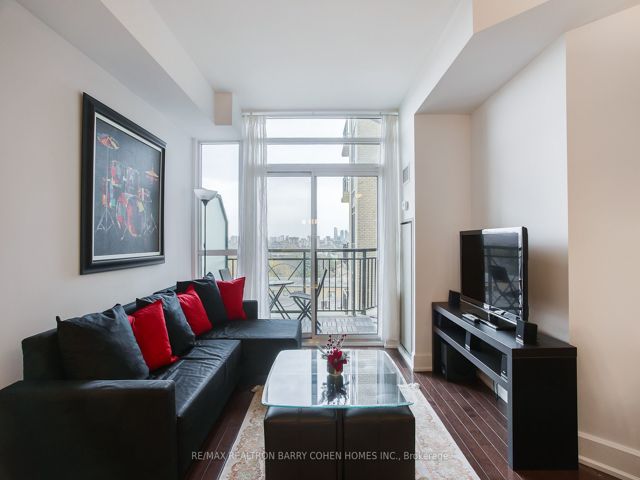 616 - 676 Sheppard Ave E