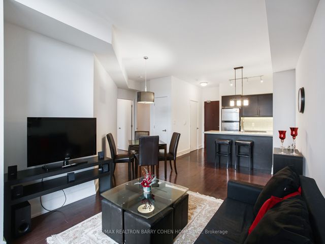 616 - 676 Sheppard Ave E