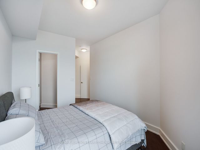 616 - 676 Sheppard Ave E