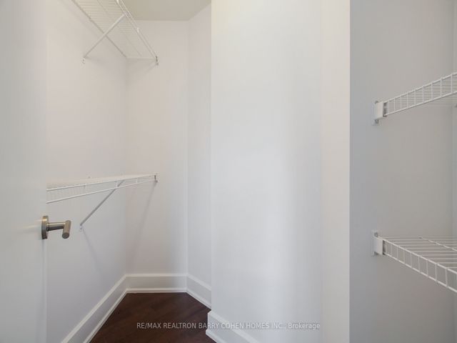 616 - 676 Sheppard Ave E