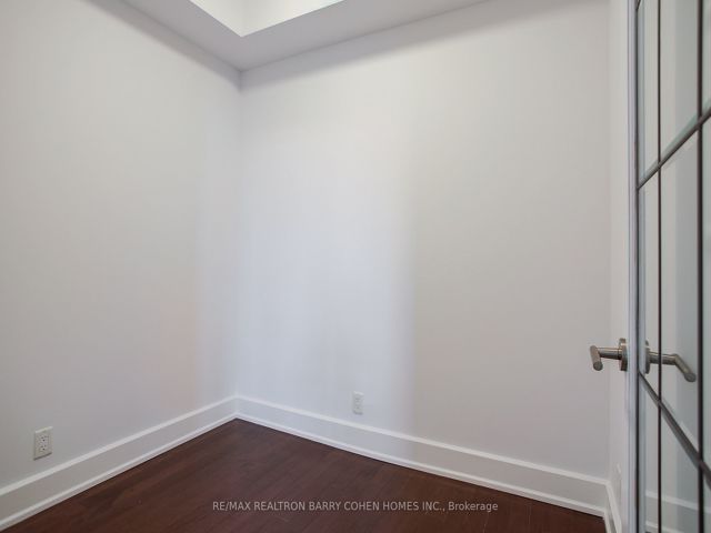 616 - 676 Sheppard Ave E
