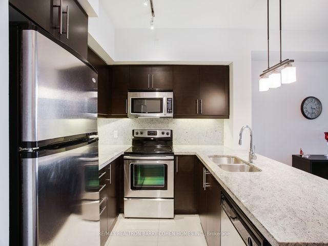 616 - 676 Sheppard Ave E