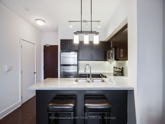 616 - 676 Sheppard Ave E