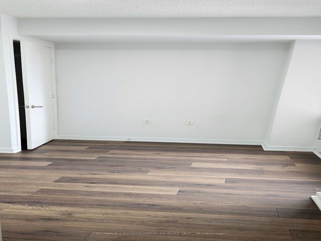 1406 - 85 Bloor St E
