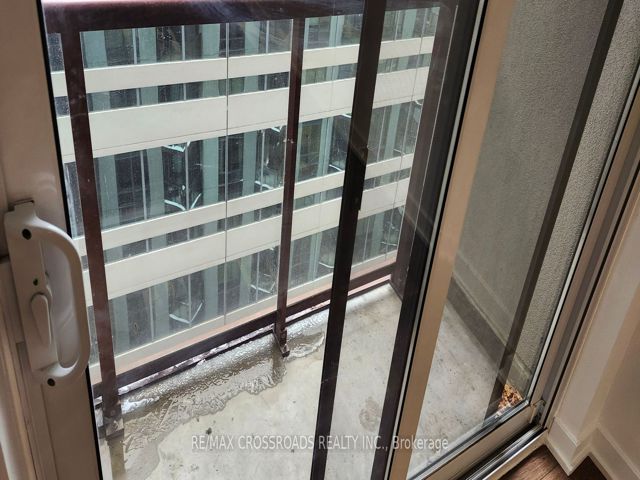 1406 - 85 Bloor St E