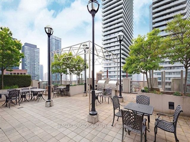 1406 - 85 Bloor St E