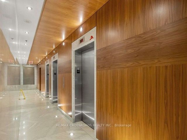 1406 - 85 Bloor St E